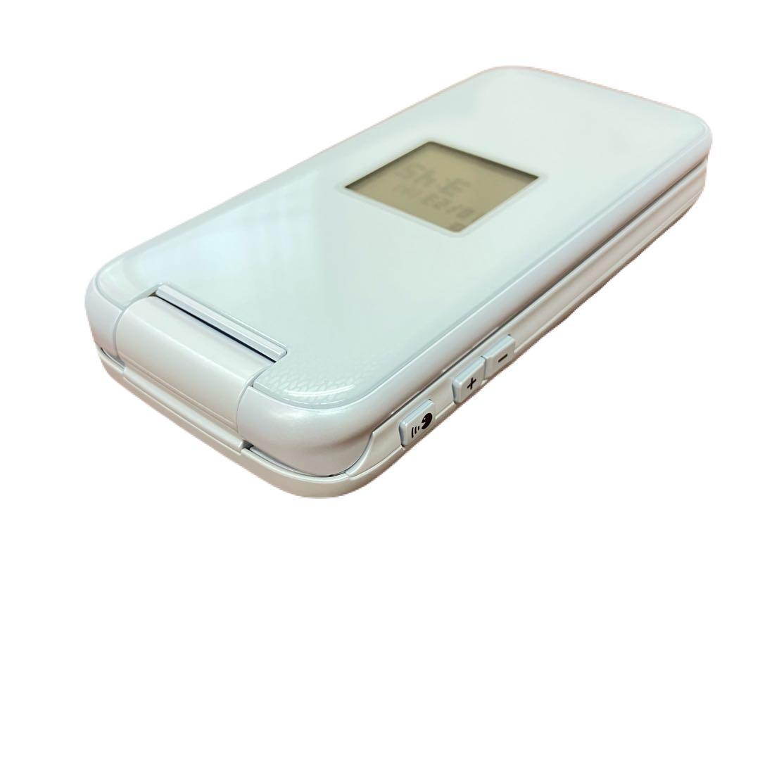 らくらくホン docomo F-01M ガラケー　ホワイト