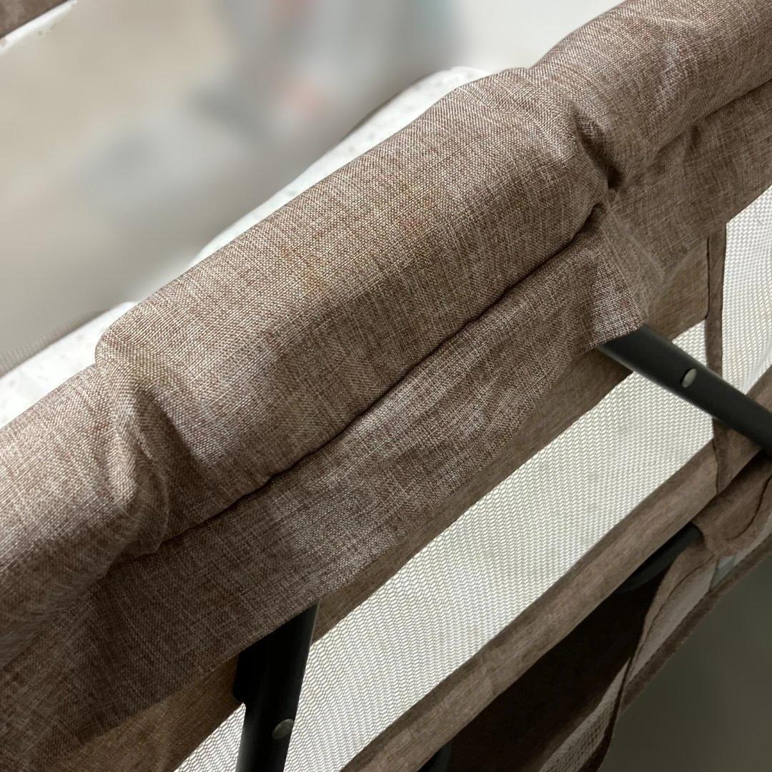 ベビーベッド 折りたたみ式　キャスター付き　メッシュカバー付き　リクライニング