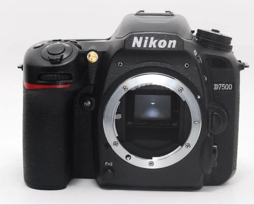 Nikon D7500 ダブルレンズ 極上美品☘️家族写真に　超高性能 高画質