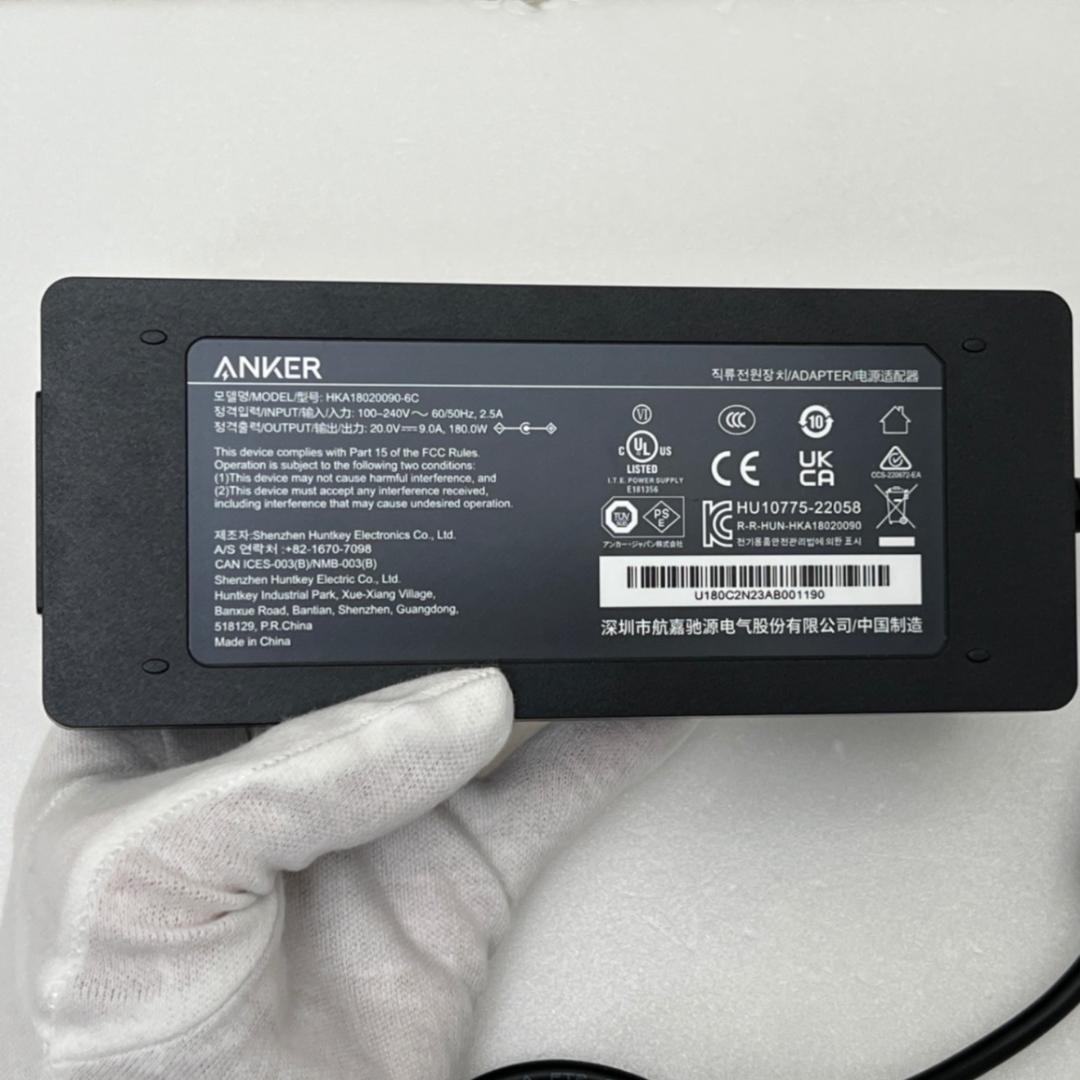 【美品】Anker 564ドッキングステーション for MacBook