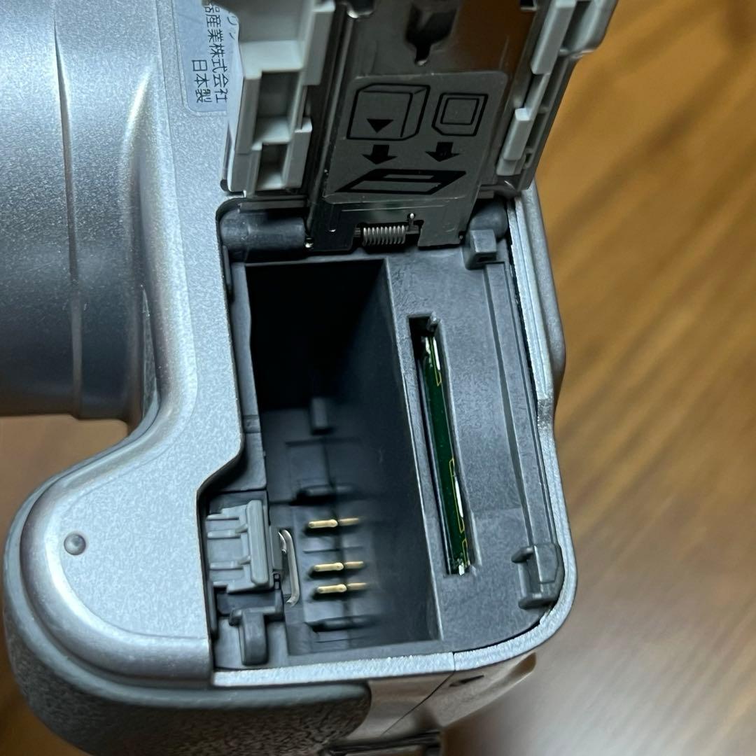 デジタルカメラ　Panasonic DMC-FZ5-S（シルバー）　LUMIX