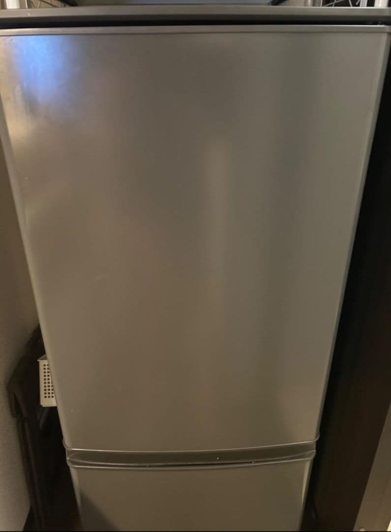 2022年製 Mitsubishi 冷蔵庫 シルバー 3段棚