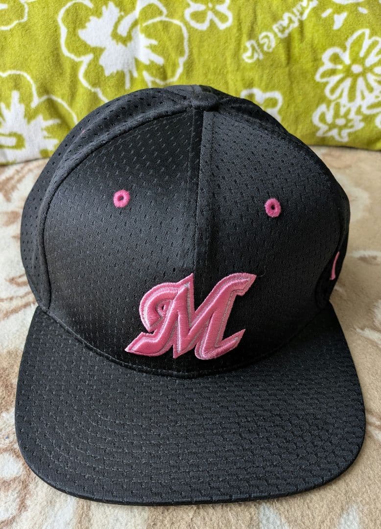 千葉ロッテマリーンズ　激レア　ピンクキャップ　①