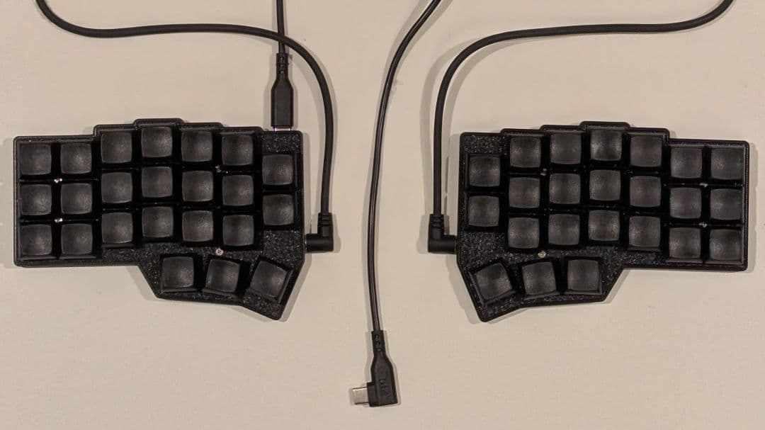 corne v4.1 chocolate 完成品、キースイッチ無し、ケーブル付