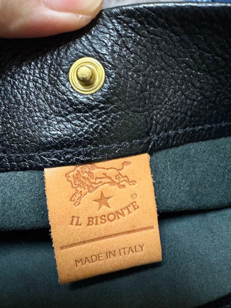 【11/24限定価格】IL BISONTE クロスボディバッグ