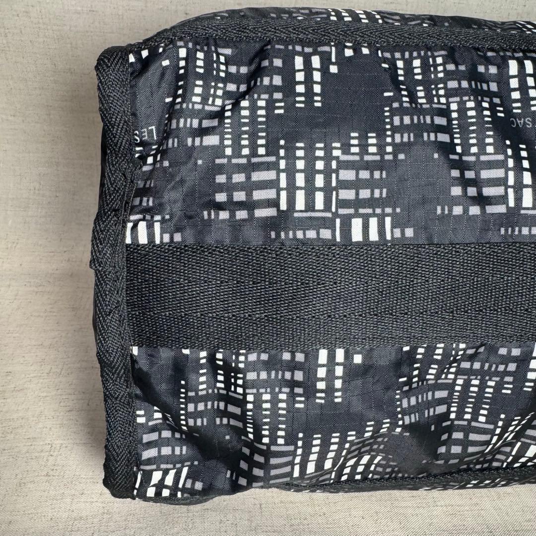 LeSportsac レスポートサック　モノトーン　総柄　黒　ボストンバック
