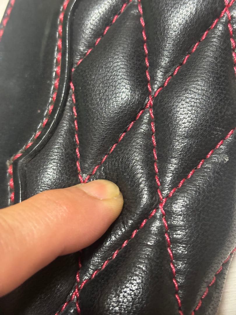 と*く様 キルティング　トラッカーウォレット　レッドステッチ　ウォレットチェーン