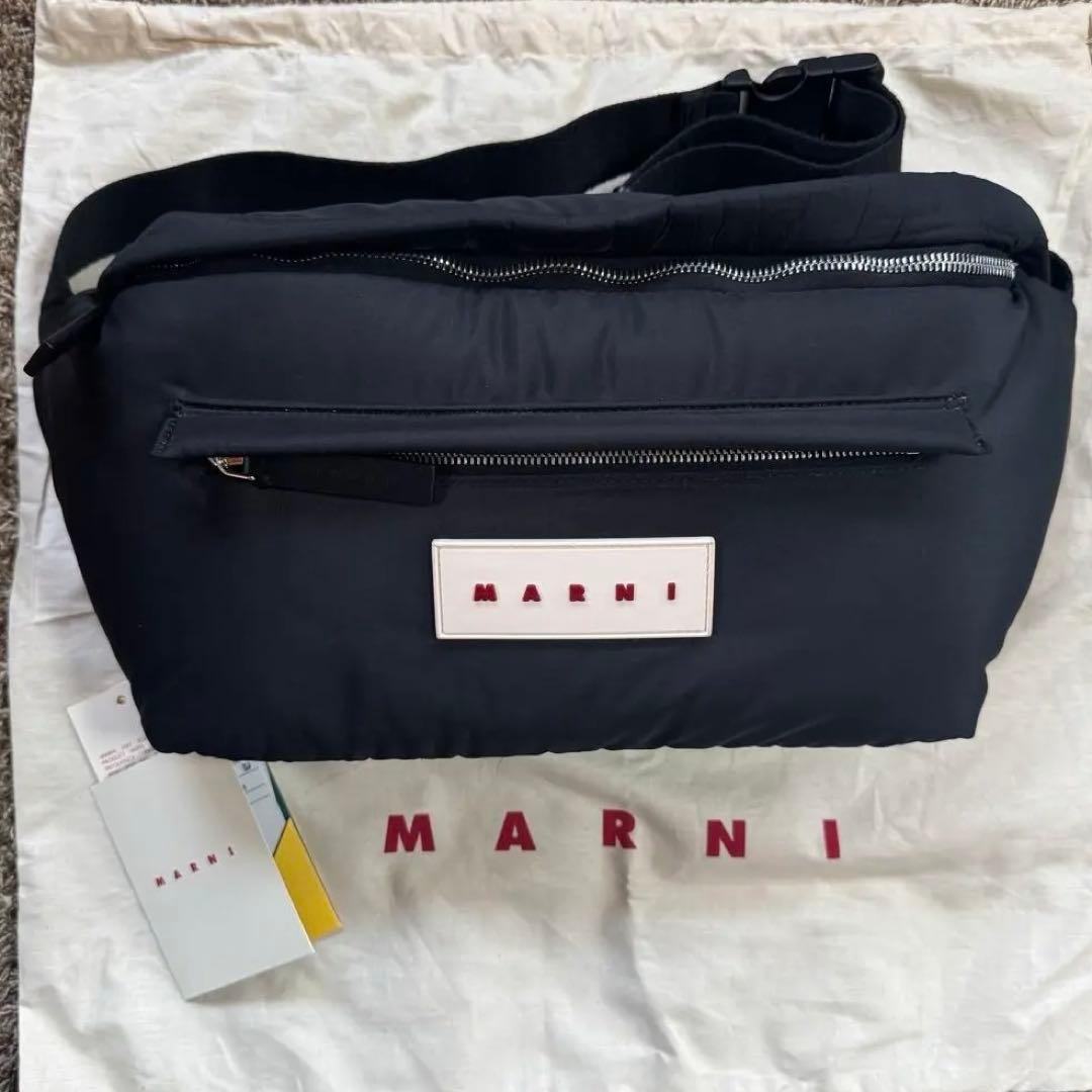 美品　MARNI マルニ ボディバッグ