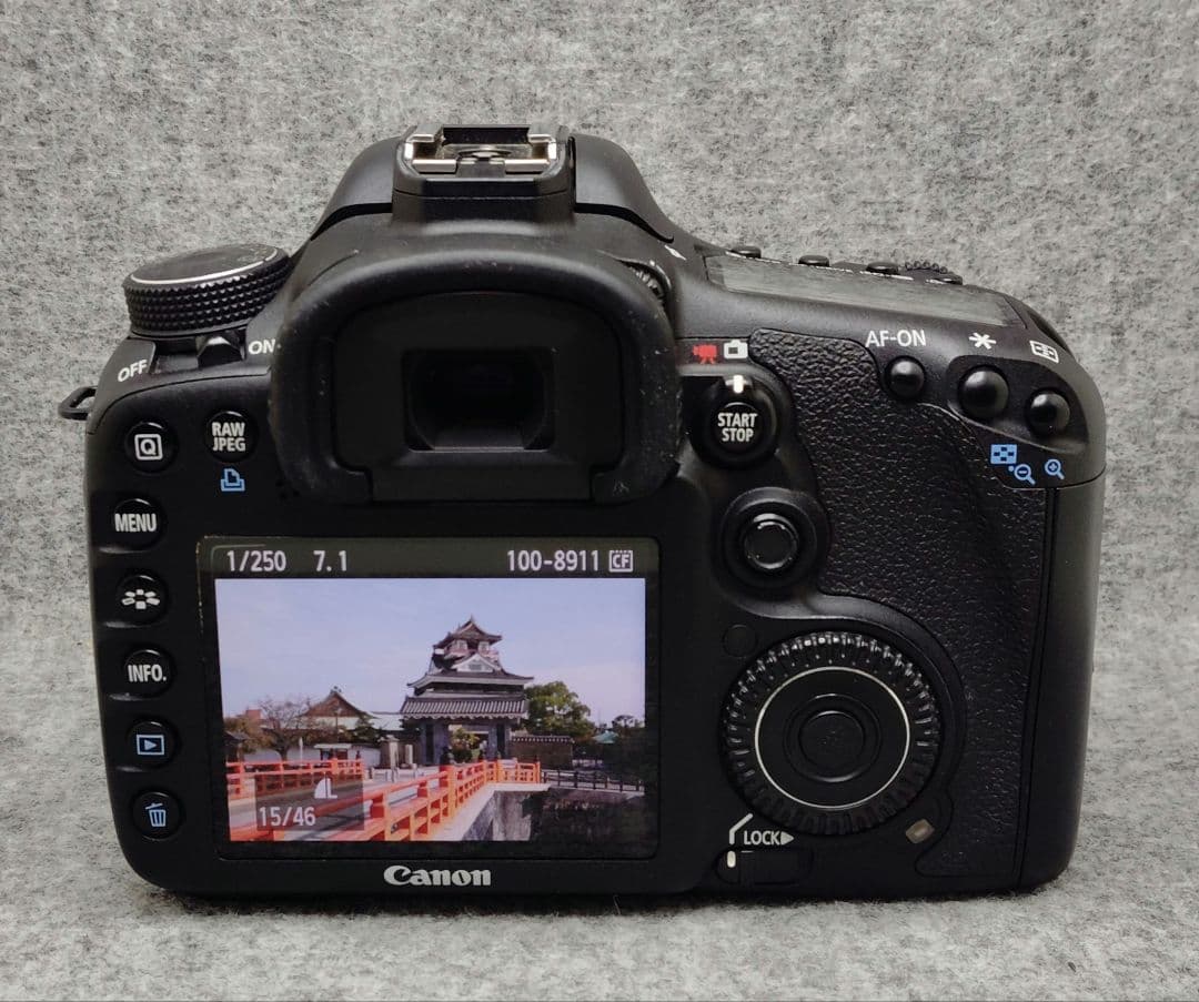 Canon EOS 7D 標準ズームレンズ付き
