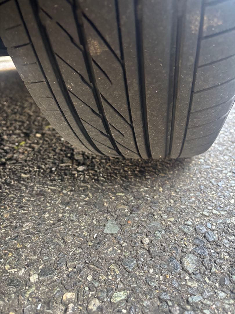 ハイエース16インチ215/65ホワイトレター