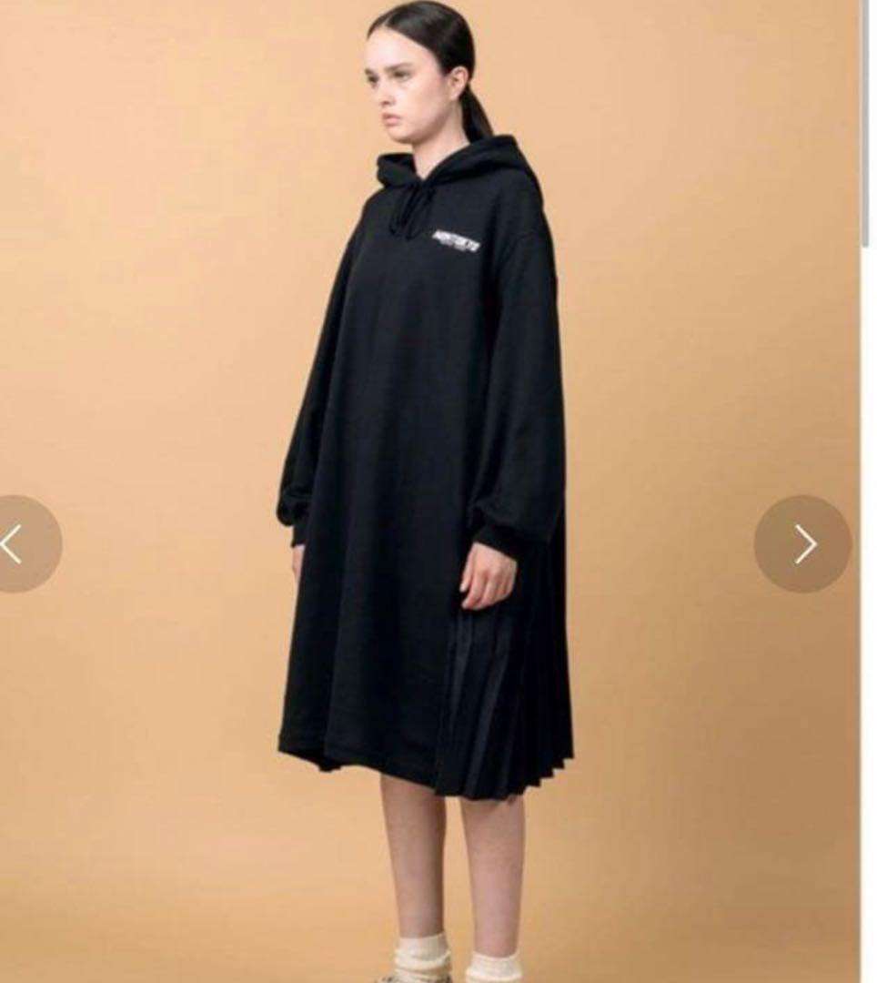 non tokyo バックプリーツスウェットワンピースブラック フード パーカー