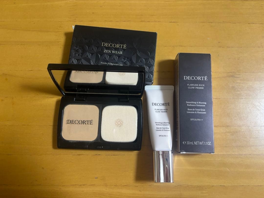 DECORTE パウダーファンデーション　フローレススキングロウライザー