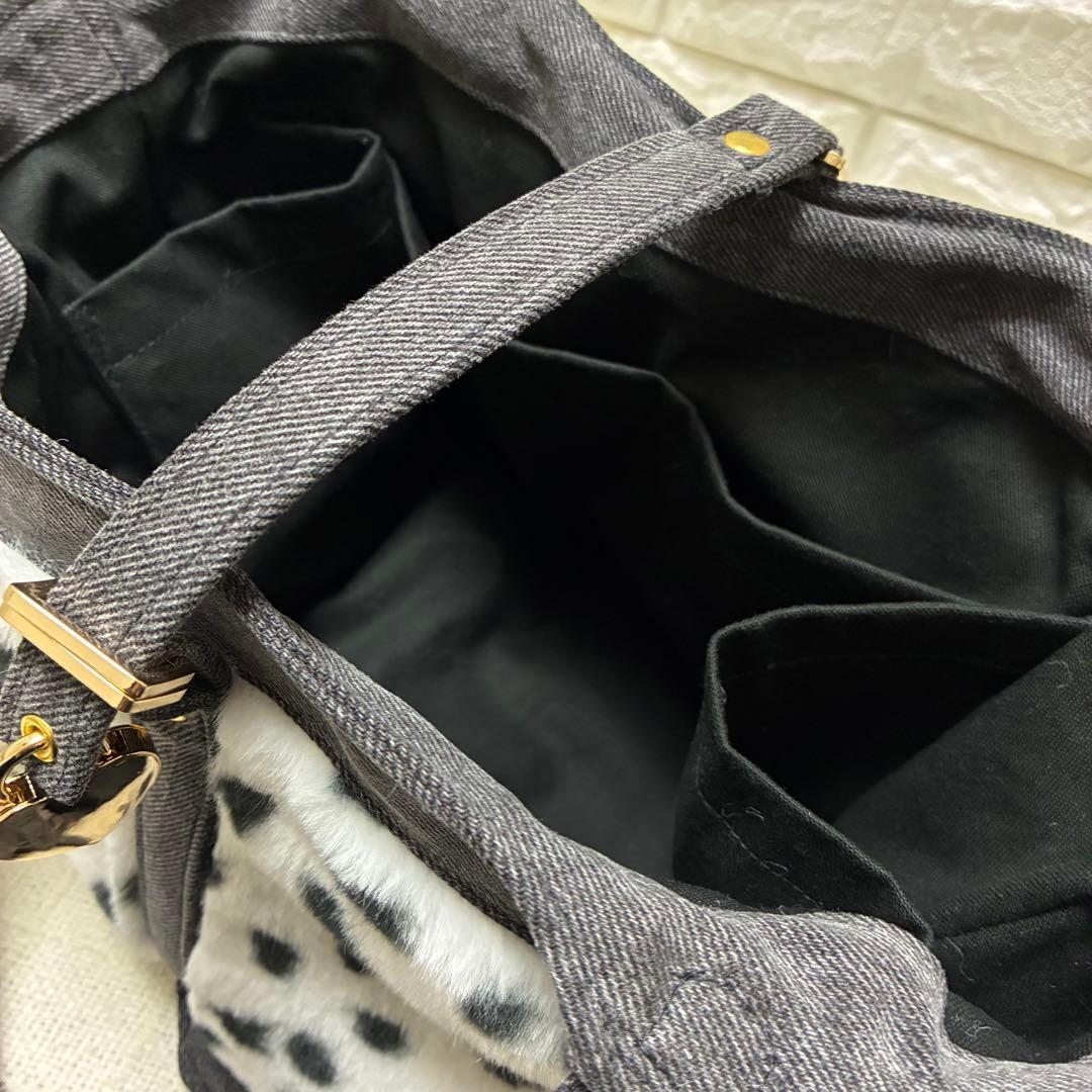 デニムリメイク　ハートのキーロック付きキューブバック　ダルメシアン柄ファー底横長