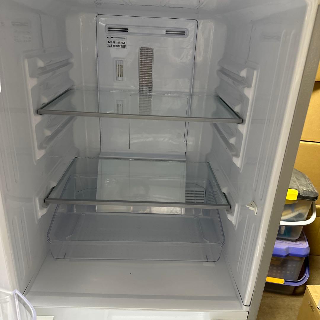 シャープ冷凍冷蔵庫137L 横縞模様付け替えどっちもドア自動霜取り機能付19年製