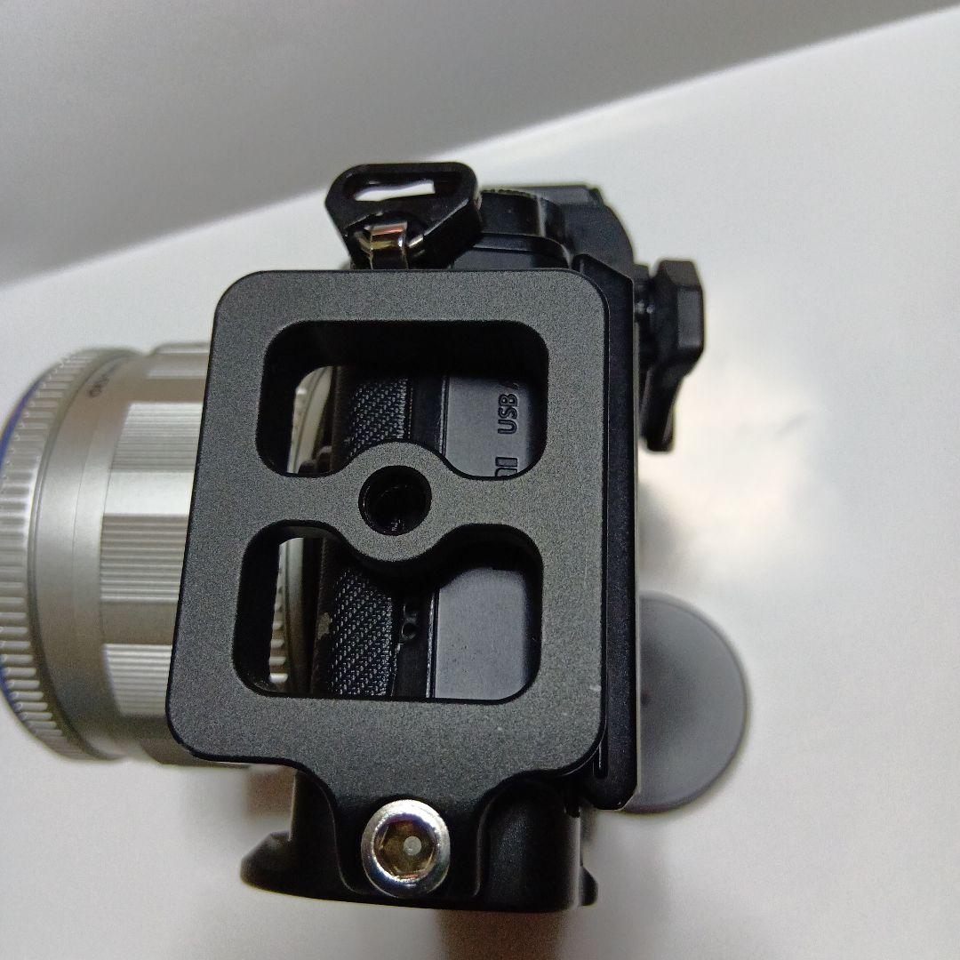 大幅値下げOLYMPUS OM-D ミラーレス一眼カメラレンズグリップ付元箱あり