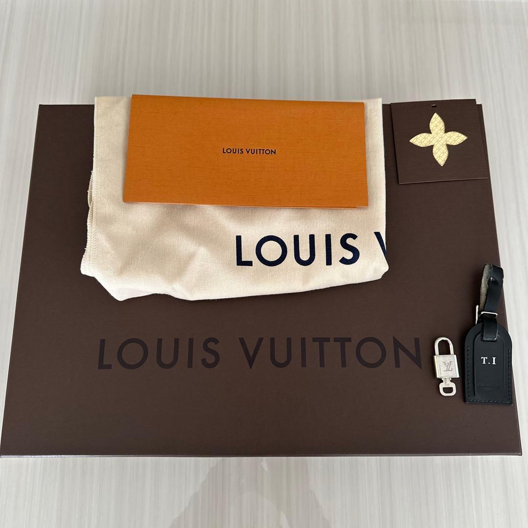 ルイヴィトン ポルトドキュマンボワヤージュ ダミエグラフィット ブラック