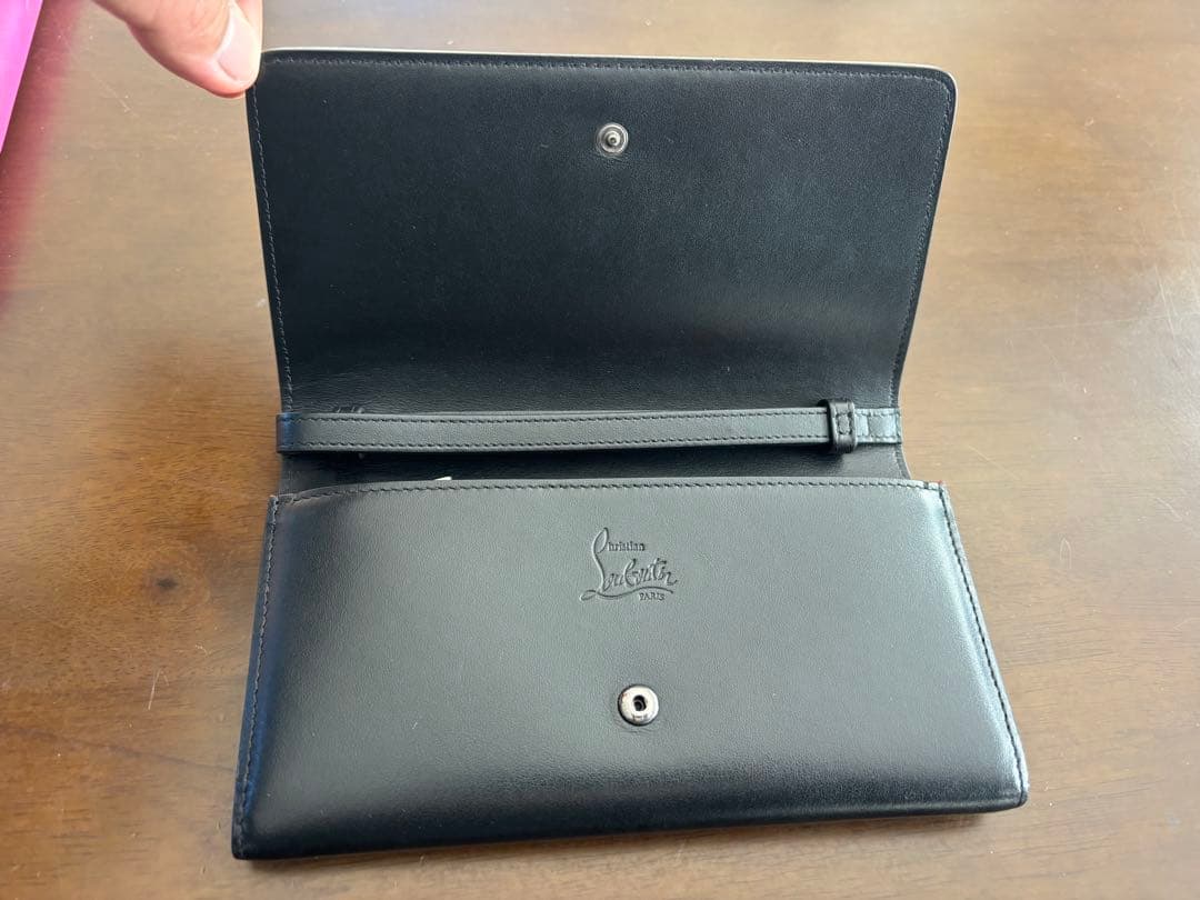 新品に近い　クリスチャン ルブタン マカロン スパイク スタッズ 長財布
