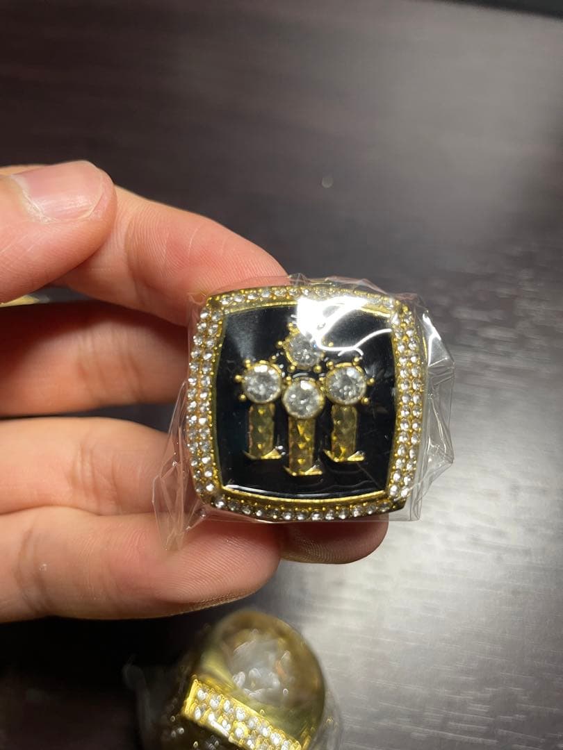 NBA シカゴブルズ　チャンピオン、メンズリングの木箱に記念アクセサリー