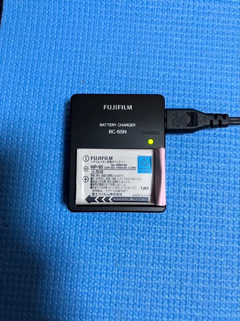 デジタルカメラ fujifilm FINEPIX X100