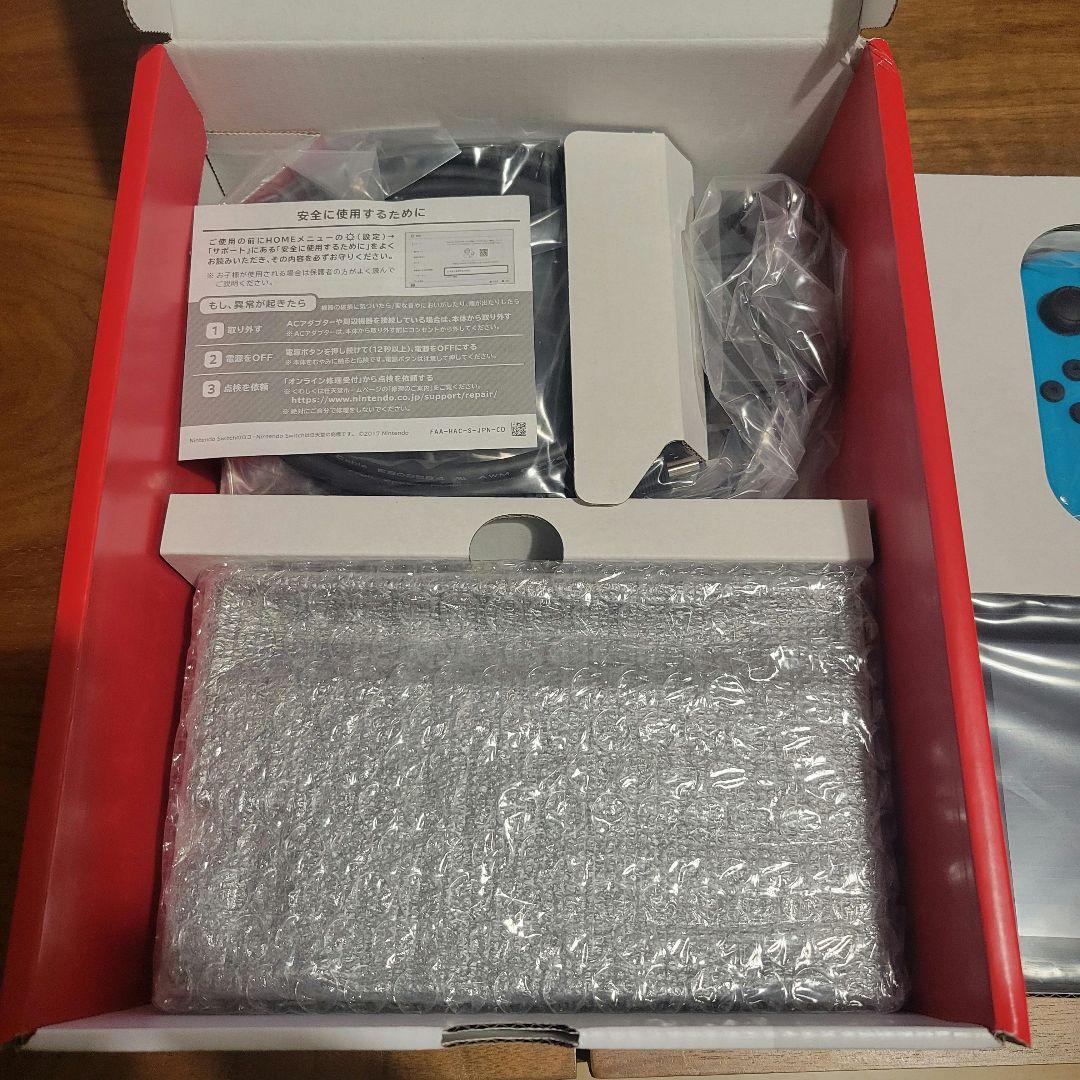 【ほぼ新品】Nintendo Switch ネオンブルー ネオンレッド　新型