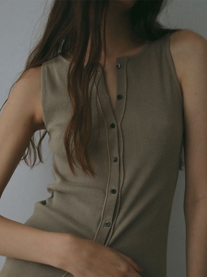 ETRÉ TOKYO / エトレトウキョウ フロントオープンタンクトップ