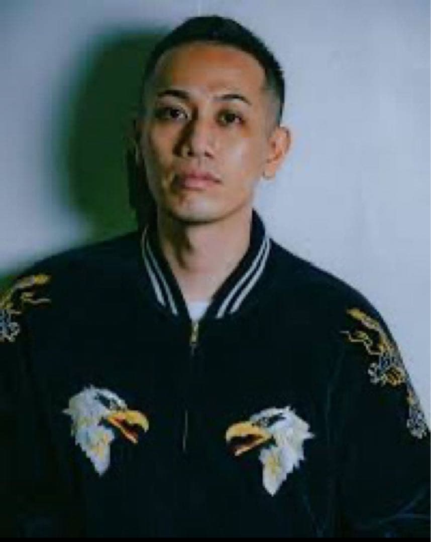 90s ベロア スカジャン ドラゴン 鷹 別珍 スーベニアジャケット JJJ着用