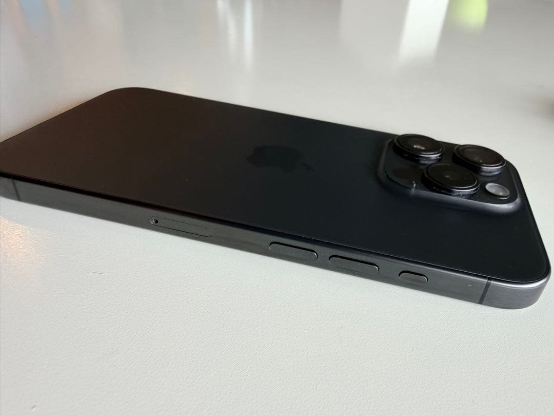 iPhone 15 Pro 128GB ブラックチタニウム SIMフリー