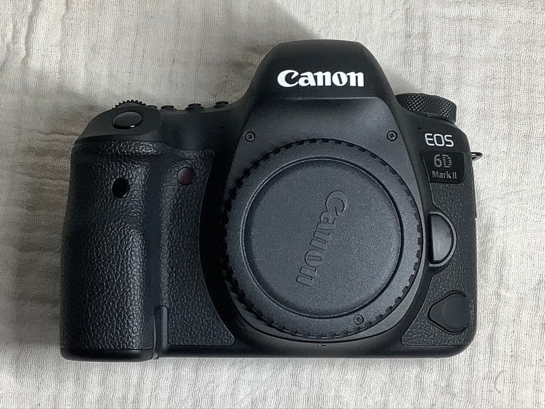 Canon EOS 6D Mark II 本体とレンズセットおまけ付き