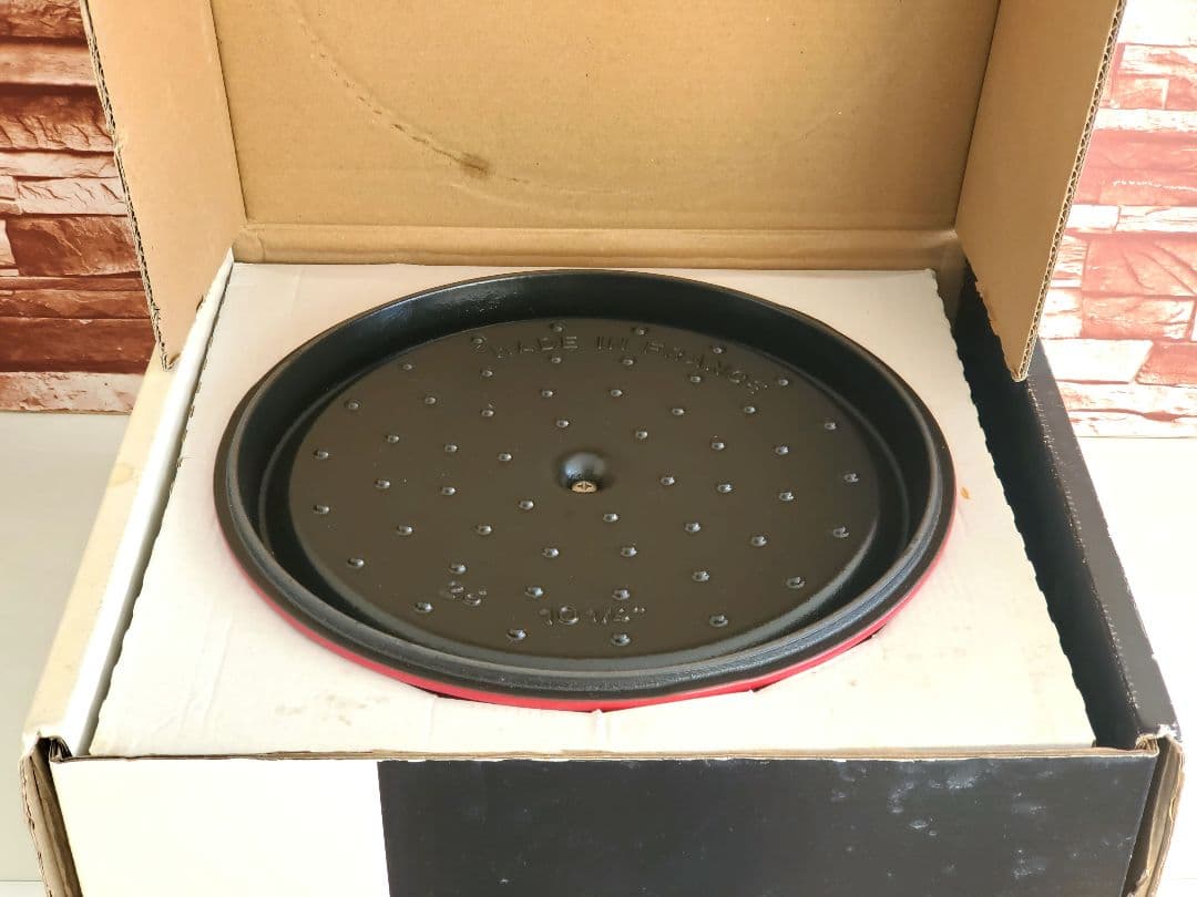 【希少品/週末価格】staub シャローラウンドココット26cm チェリー