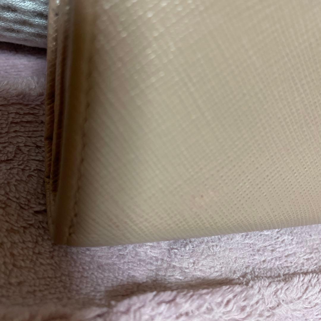 PRADA 二つ折り財布 ベージュ