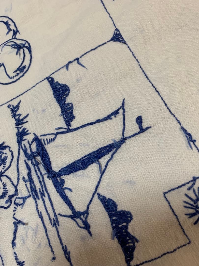 フランスアンティーク　レアなブルーの糸で風景と文字が刺繍されたカーテン！可愛い！