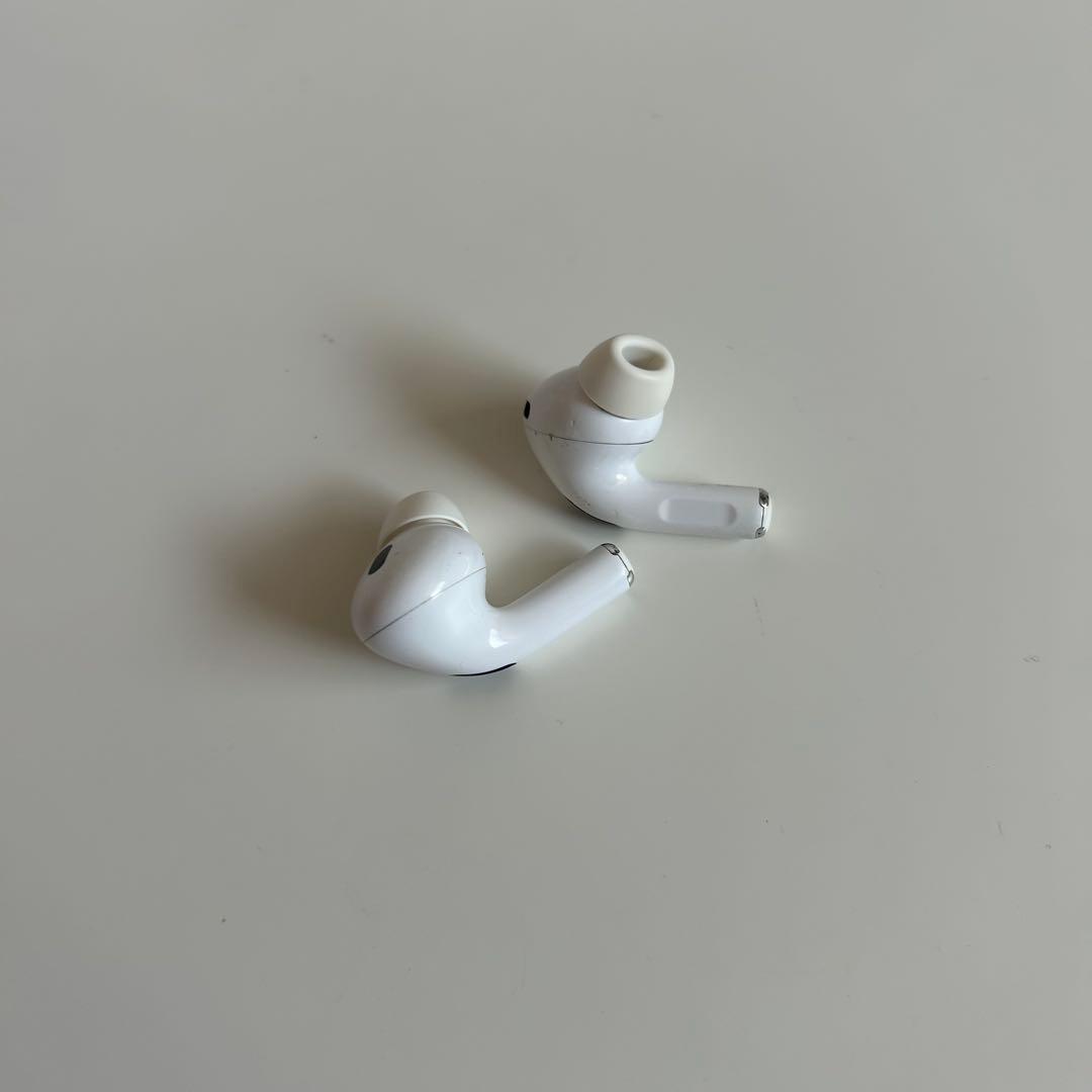 AirPods Pro 2 本体　充電ケーブル/イヤーチップ付