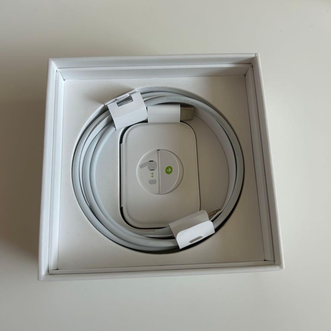 AirPods Pro 2 本体　充電ケーブル/イヤーチップ付