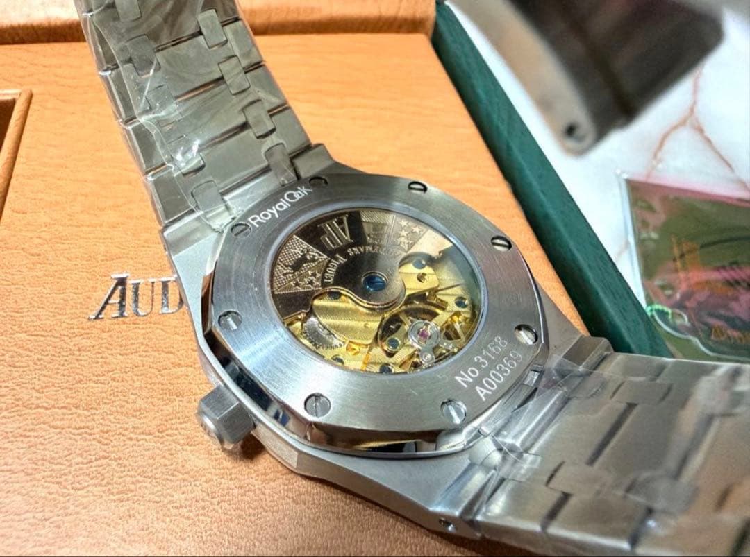 トゥールビヨン ロイヤルオーク バケットサファイア オマージュダイヤモンド腕時計