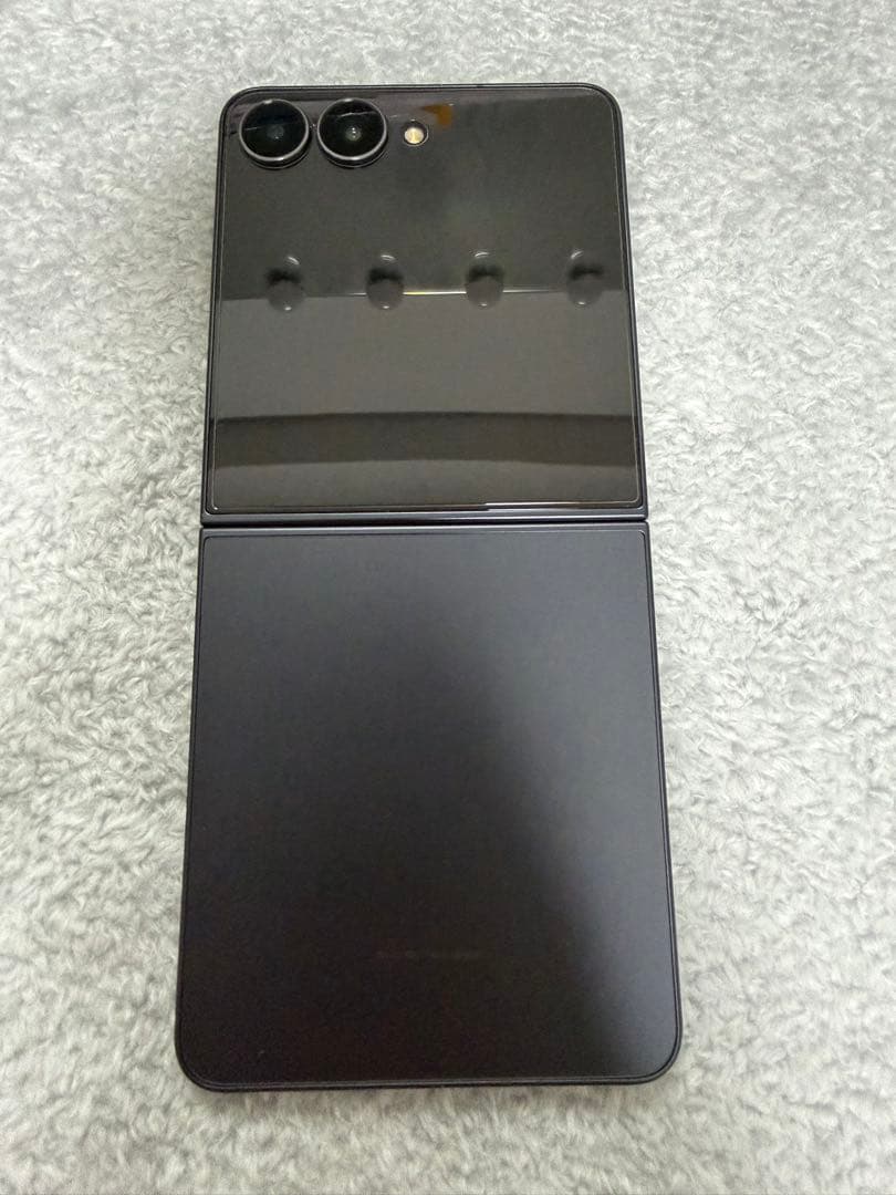 Galaxy Z Flip 7 256GB ブラック SIMフリー・ケース付き