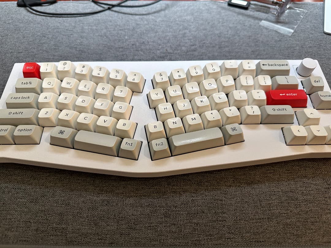 Keychron Q8 Pro シェルホワイト 赤軸