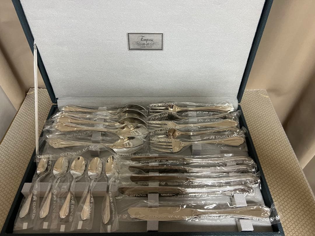 アズマ　カトラリーセット　エンプレス 18-18ディナーセット〈20本〉