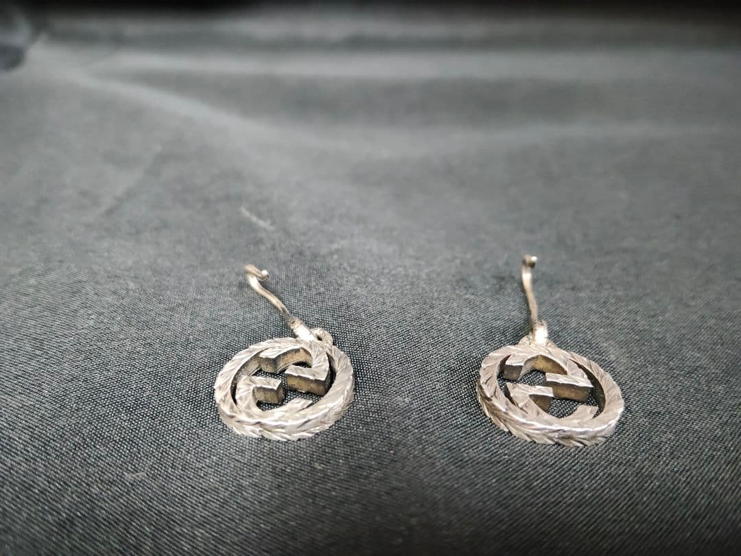 GUCCI グッチ インターロッキングG ピアス シルバー 925 燻し 両耳