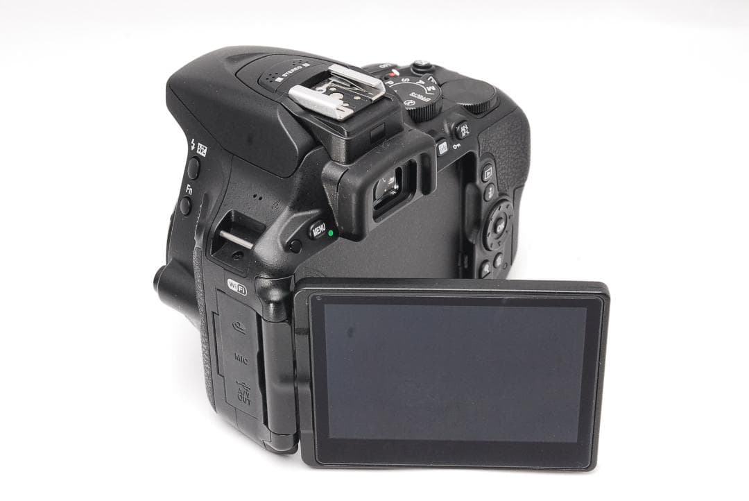 Nikon D5500 S数新品級 デジタル一眼レフ 18-55mmレンズ付き