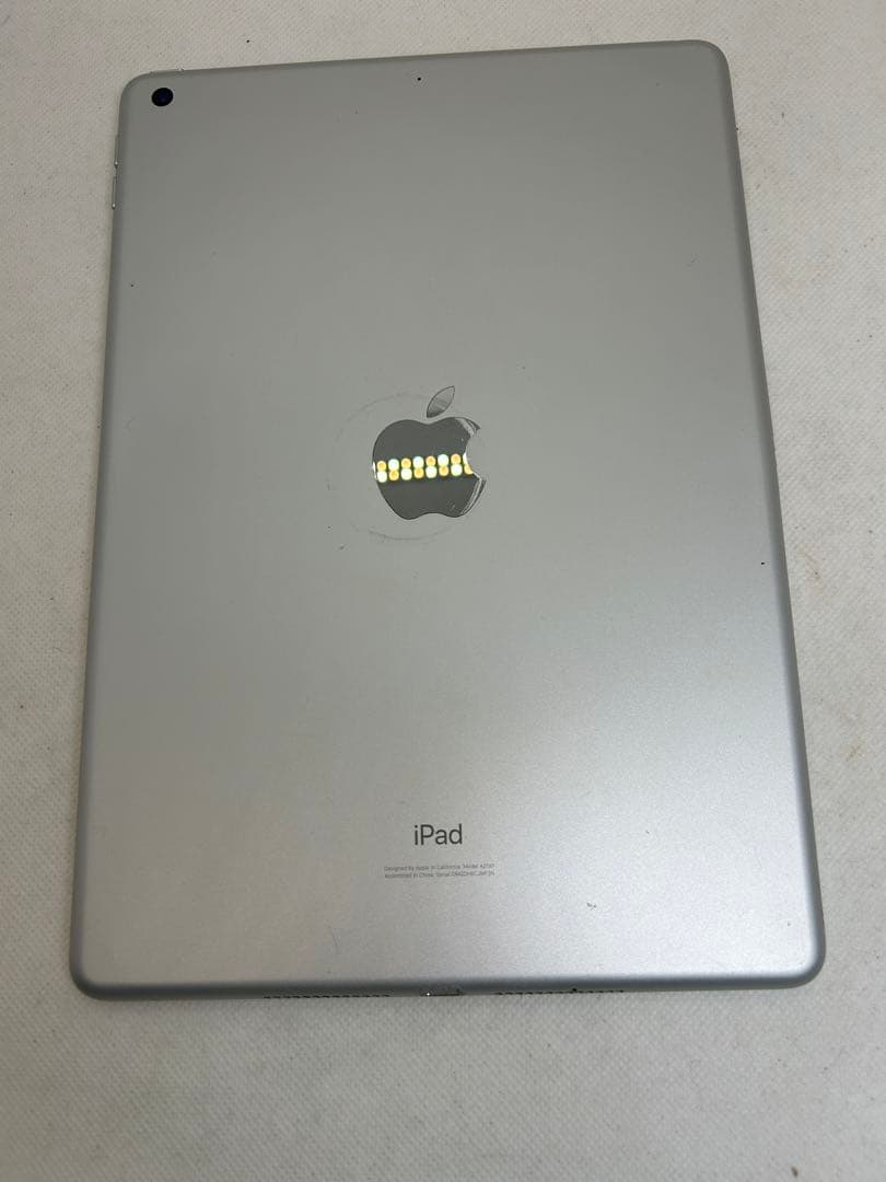 訳アリ　iPad 7世代　32GB シルバー　Wi-Fi　中古