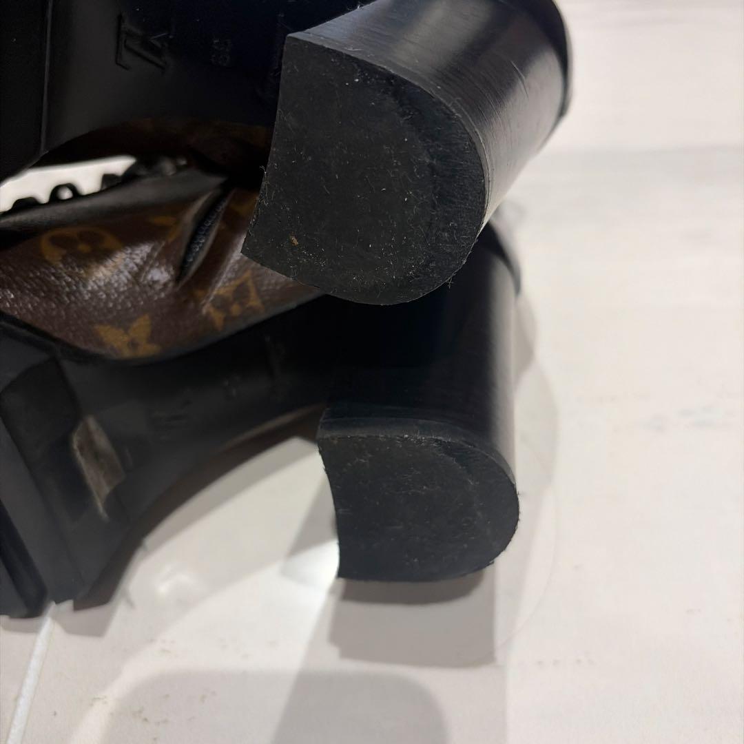 Louis Vuitton ロゴ入りレザーブーツ