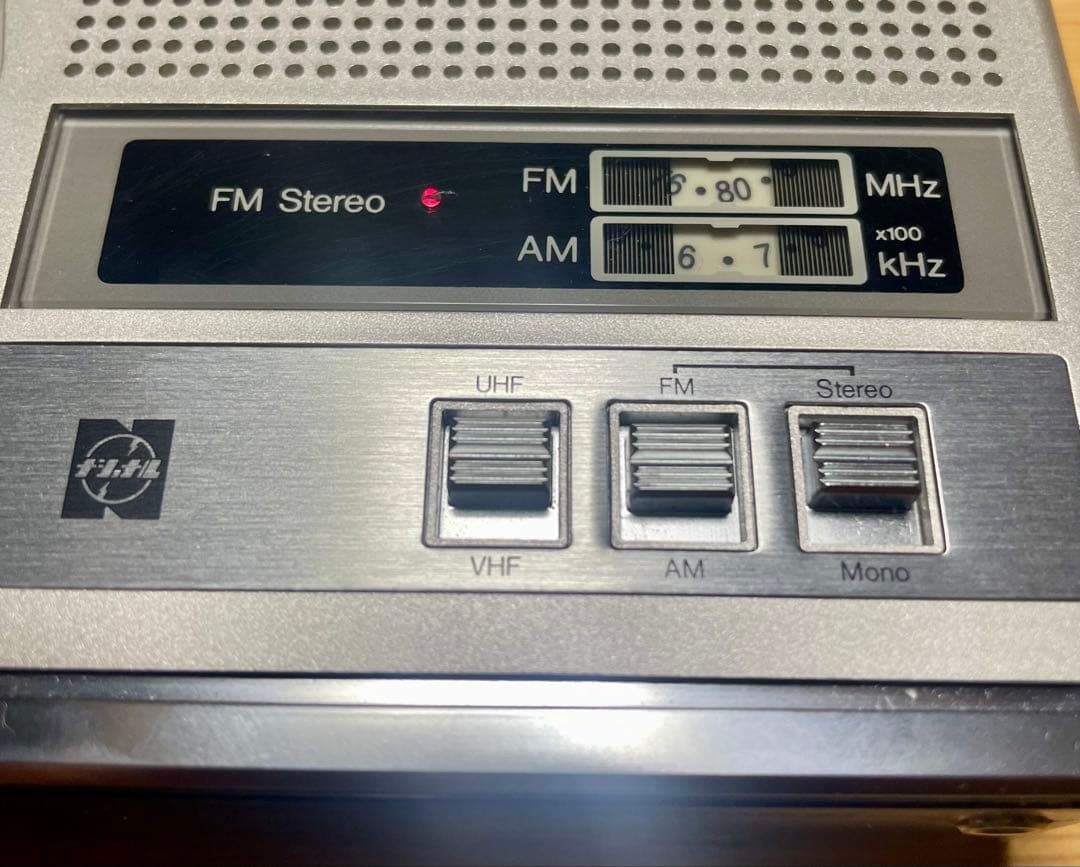 National 小型ブラウン管テレビTV. AM/FM ラジオ TR-1020