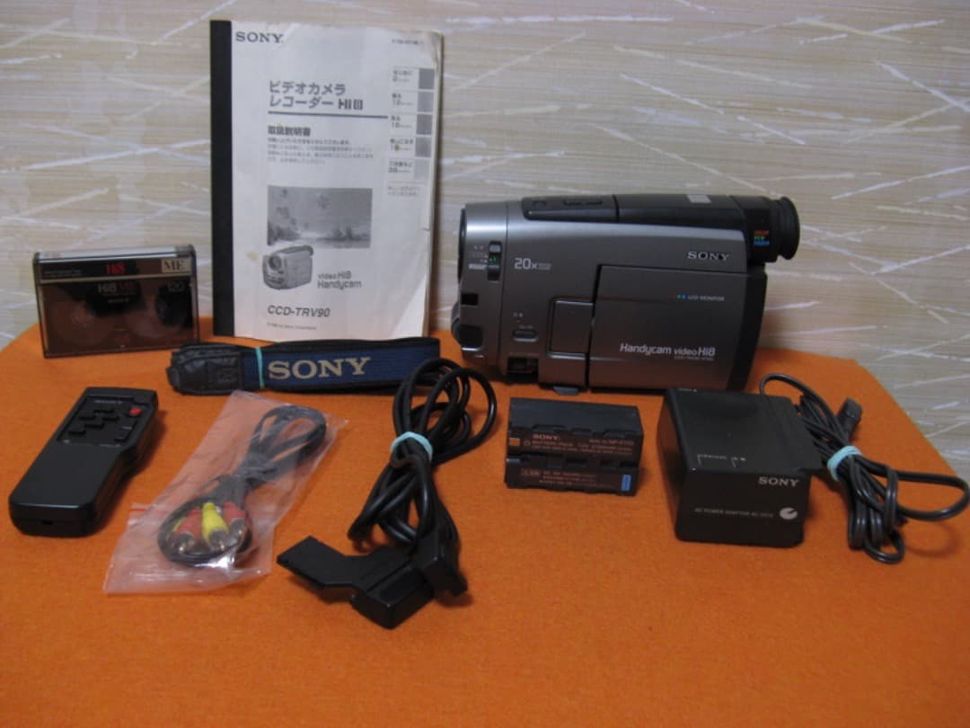 動作OK❗️☆SONYの液晶Hi8/8ミリビデオカメラ/CCD-TRV90