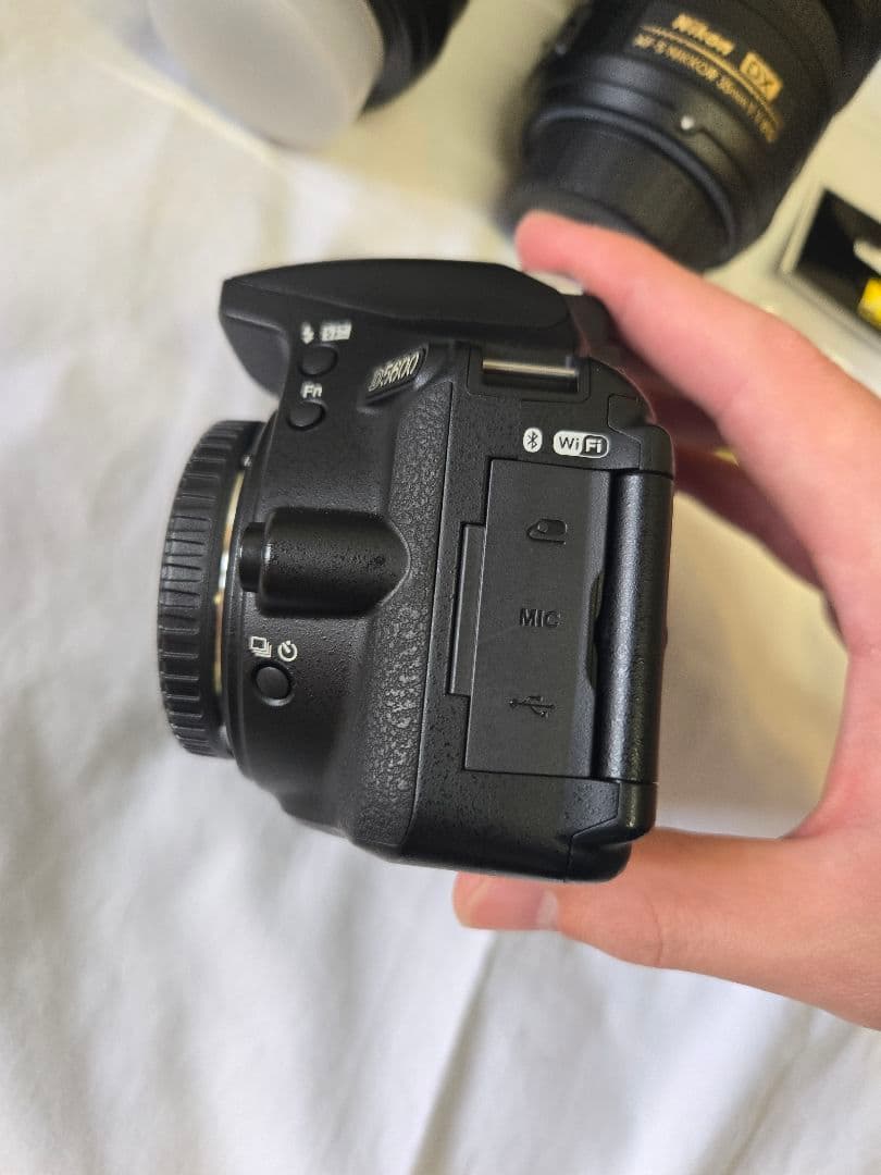 Nikon D5600 デジタル一眼レフカメラ ダブルズームキット