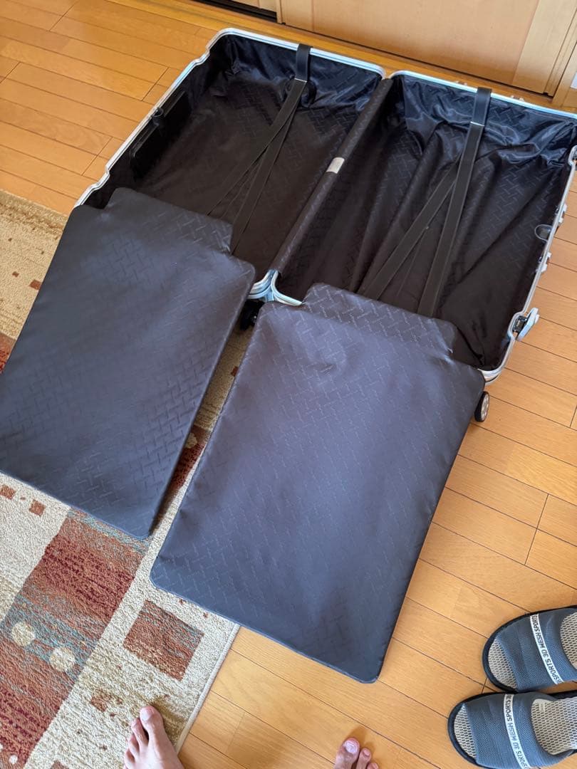 リモワ製限定品　ルフトハンザボーイング747-8 85L 電子タグ付きモデル