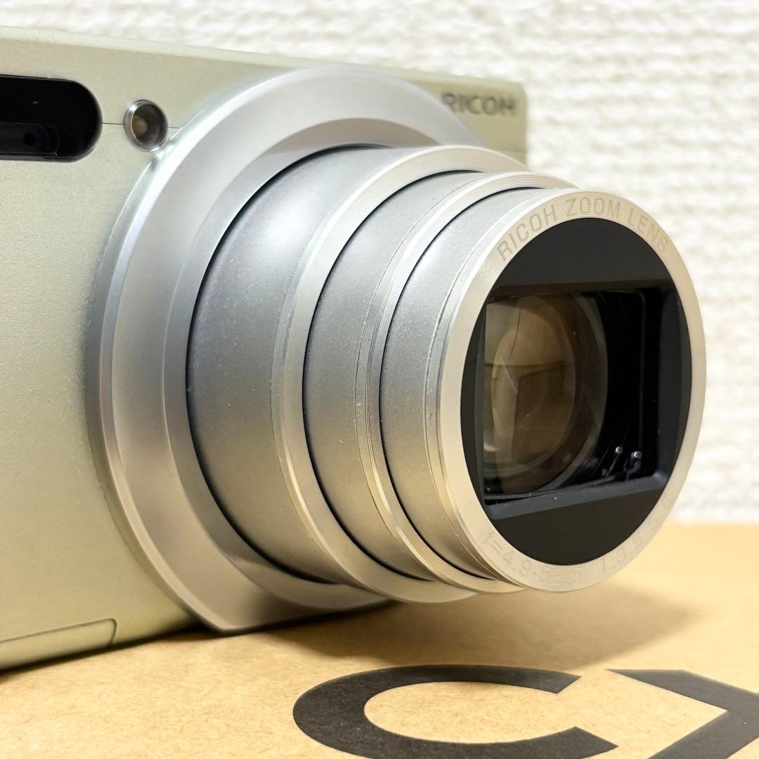 RICOH CX5 コンパクトデジタルカメラ シルバー 動作確認済み・ほぼ未使用