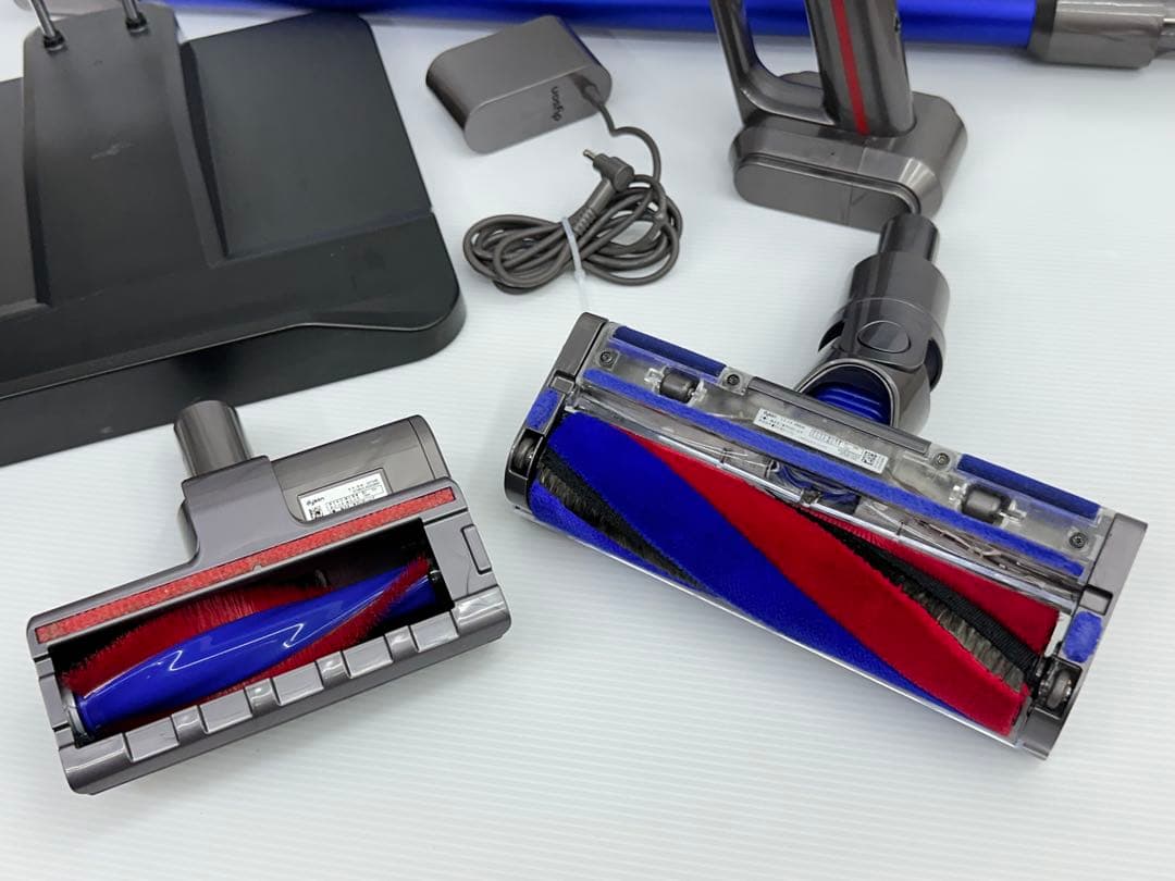 美品　動作保証　ダイソン掃除機　SV21 本体　ヘッド　パイプ　純正バッテリー付