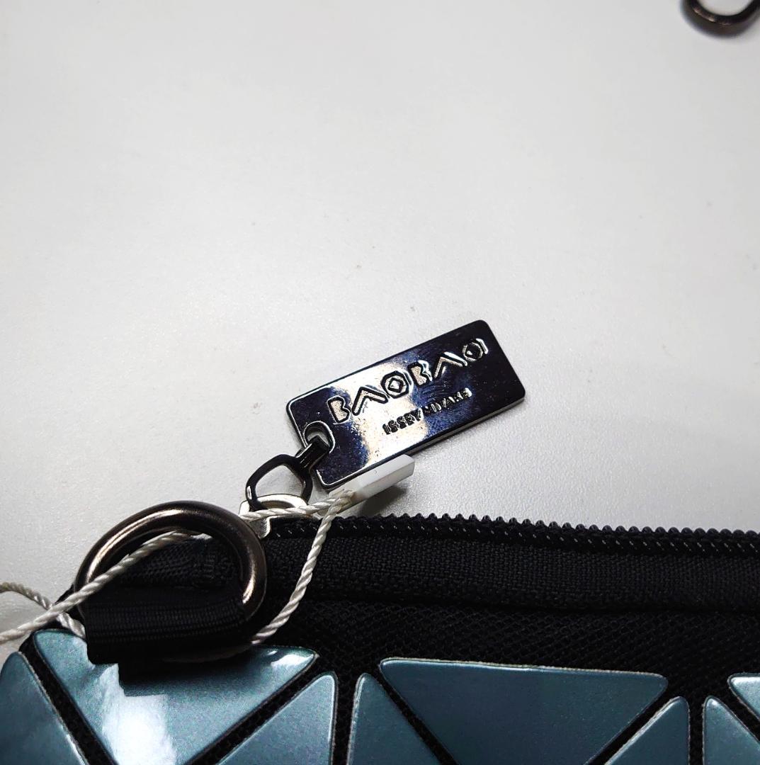 BAOBAO ISSEY MIYAKE　ショルダーポーチ　メタリックグリーン