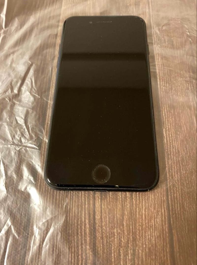 iPhone 7 Jet Black 128 GB SIMフリー