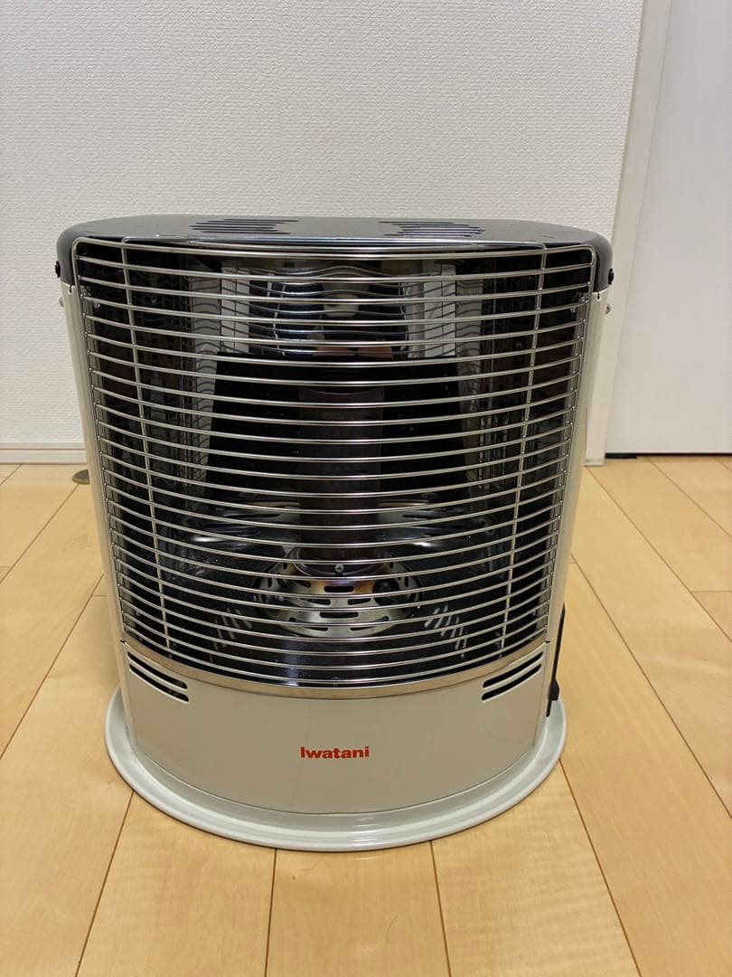 iwatani ストーブ ガス コンパクト　デカ暖